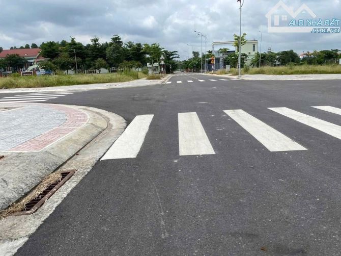 Cần bán gấp lô đất thổ cư 115m2 -1.4tỷ ngay khu tái định cư sân bay LT