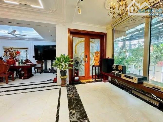 Bán mặt phố Nguyễn Văn Lộc Mỗ Lao, Lô Góc, Kinh Doanh Đỉnh, 205m2*4T, giá 110 tỷ.