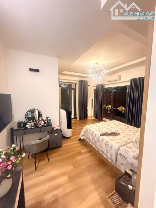 Bán nhà mới hẻm Đồng Nai TTTP, thiết kế hiện đại dành cho gia đình trẻ giá cực tốt