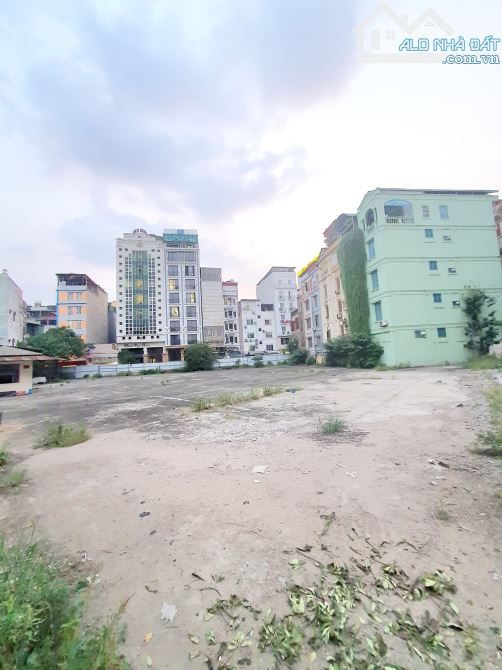 Bán 450m2 đất thổ cư TT Quận Đống Đa - Đã có GPXD 9 tầng + hầm - Ngõ oto tránh - 80 tỷ - 1