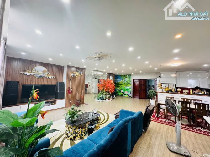 CHUNG CƯ 143 HẠ ĐÌNH - LÔ GÓC SIÊU RỘNG 206,1m² – 13,36 TỶ – TRUNG TÂM THANH XUÂN