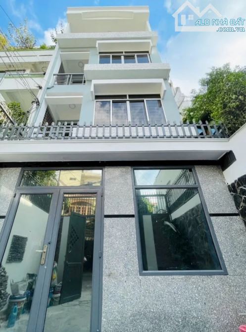NHÀ BÁN MT PHƯỜNG 11 - Phú NHUẬN - 4 TẦNG (4,6 X14M) chỉ 13 tỷ hơn.