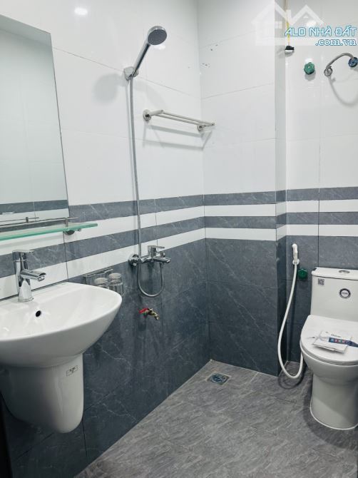 NHÀ MỚI LAI XÁ 4 TẦNG - MT 4 M GIÁ 4,85 - SẴN Ở NGAY - OTO ĐỖ GẦNKhu vực đang dần phát tri