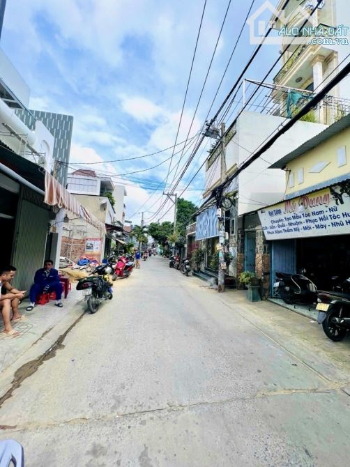 KO CÒN CĂN THỨ 2 KỀ BÊN AEON MALL TÂN PHÚ- DT KHỦNG 125M2 (4 x 33)x 2 TẦNG- HẺM 6M- 6,98TỈ