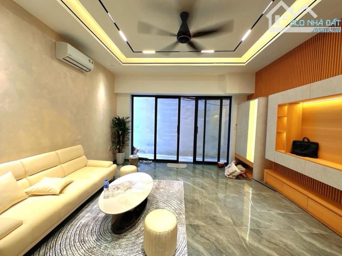 SIÊU PHẨM 6TẦNG THANG MÁY ĐẸP LONG LANH-NỘI THẤT XỊN XÒ PHỐ TÂY SƠN CHỈ HƠN 13tỷ