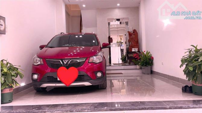 Bán nhà phố Nguyễn Văn Cừ 34m 7 tầng, mặt tiền 4m., Ngõ thông.Ga ra ô tô.tặng nội thất