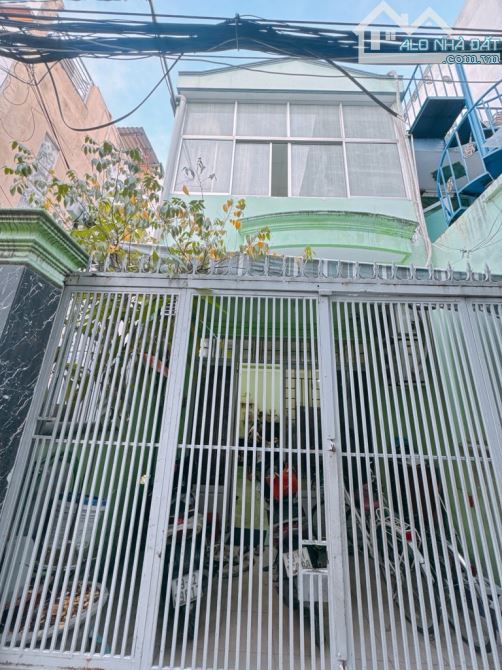 Bán nhà gần đường Nguyễn Khoái quận 4 phường 2, 2 tầng,50 m2,5,5 tỷ