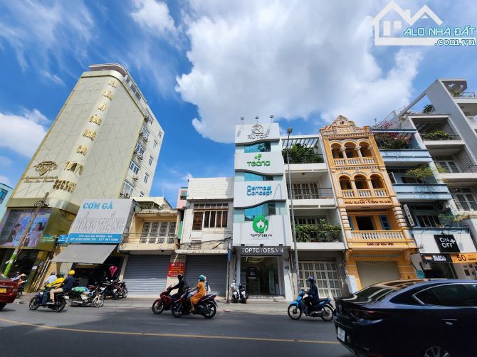 Bán nhà góc 2MT Phường Bến Thành, Quận 1, DT: 5.5x15m, 4 tầng, HĐT 85tr/th, Giá chỉ 36 tỷ