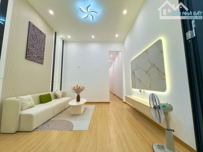 Bán nhà cấp 4 dt rộng 72m2 xe hơi vào trước nhà