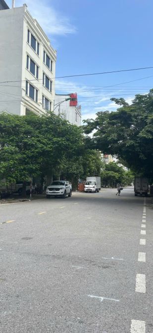 BÁN 2 LÔ LIỀN MẶT NGUYỄN QUYỀN, KHẢ LỄ, BN. DT 204M2 MẶT 9M GIÁ HƠN 20 TỶ