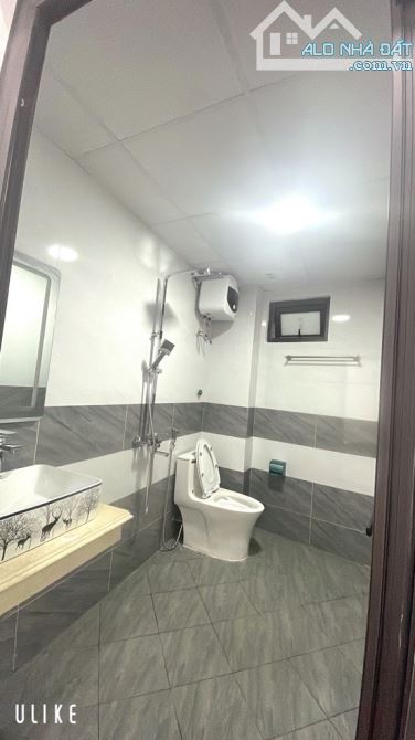 Siêu hót Việt Hưng Long Biên 31m 5T nhỉnh 5 tỷ sát phố.