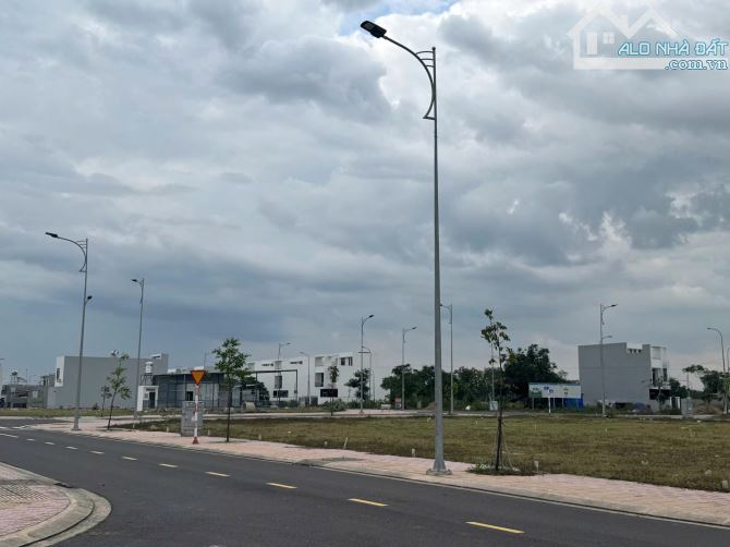 ĐẤT NỀN ĐẸP GẦN SÂN BAY LONG THÀNH GIÁ CHỈ 8TR/M2 SHR–XÂY DỰNG TỰ DO–SINH LỜI VƯỢT TRỘI
