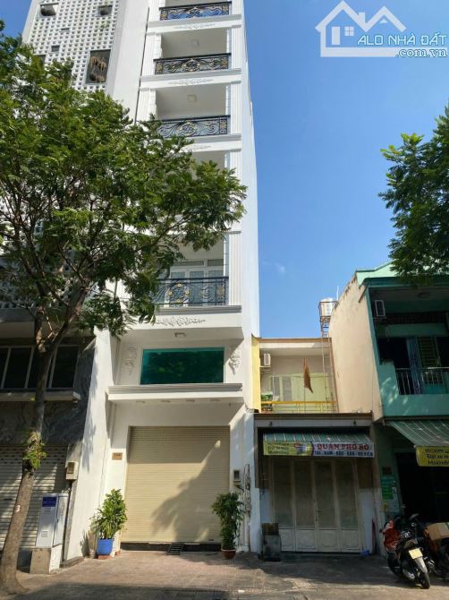 Bán nhà mặt tiền Đô Thị Lơi. Q3.(Phường Nhiêu Lộc)(DT:4x15.2m) 6 tầng - 11PN - TM