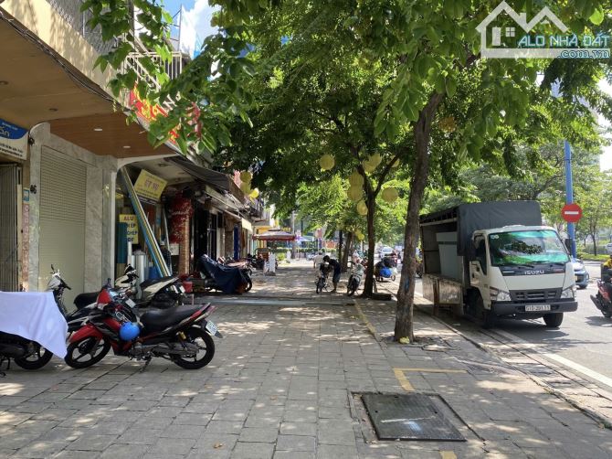 BÁN NHÀ MT VÕ VĂN KIỆT, QUẬN 1 - 4x18.5 (80m2) - 2 TẦNG - HĐT 50TR/THÁNG - BÁN 36 TỶ