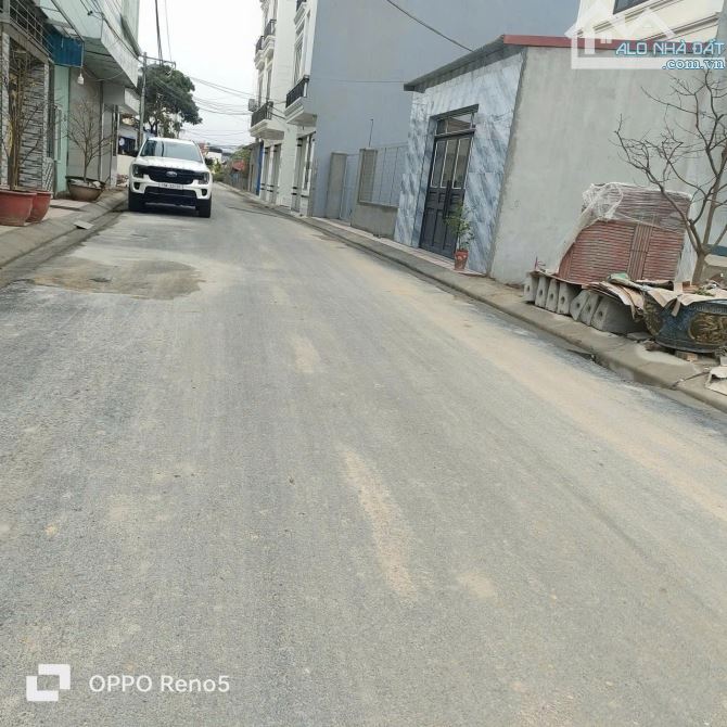 Chuyển nhượng lô đất 2 mặt thoáng tọa lạc mặt đường Quỳnh Hoàng, Nam Sơn -	Diện tích: 99 m