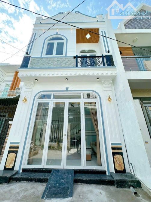 BÁN NHÀ 2 TẦNG GIÁ 2 TỶ 7 MT GẦN BÁCH HÓA XANH LONG TRẠCH, SHR- 100M2