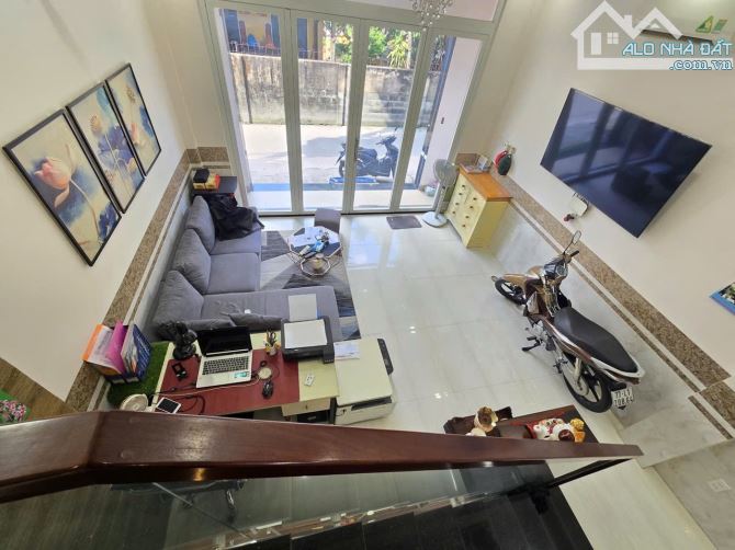 LINH ĐÔNG - ĐANG MỞ CTY VĂN PHÒNG 6.4 tỷ Linh