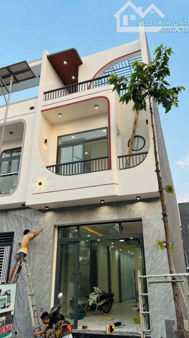 Cắt lỗ 500tr chủ bán nhanh để về quê, nhà 2 Tầng ngay chợ Tân Hiệp TP Tân Uyên