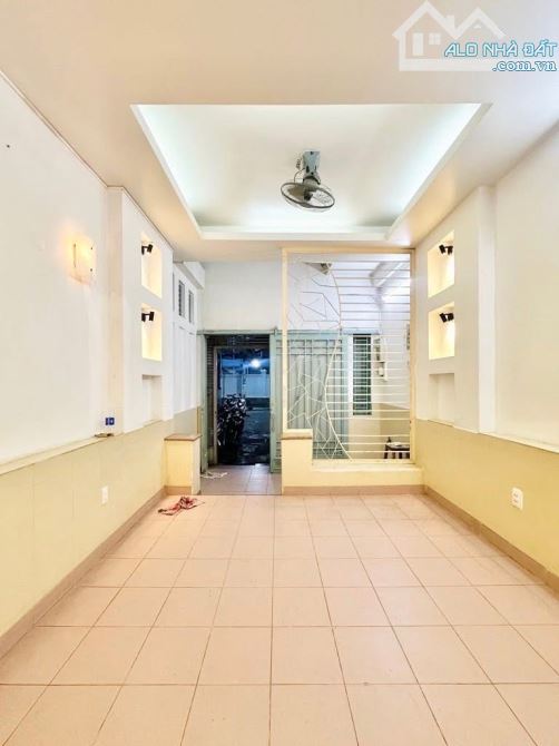 SÁT NKKN Q3 NỞ HẬU 4 TẦNG BTCT 50M2