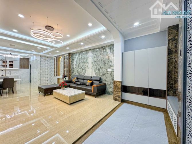 Bán nhà đẹp ,4 Tầng, sân thượng , Trần xuân soạn , quận 7 giá 8 Tỷ 3