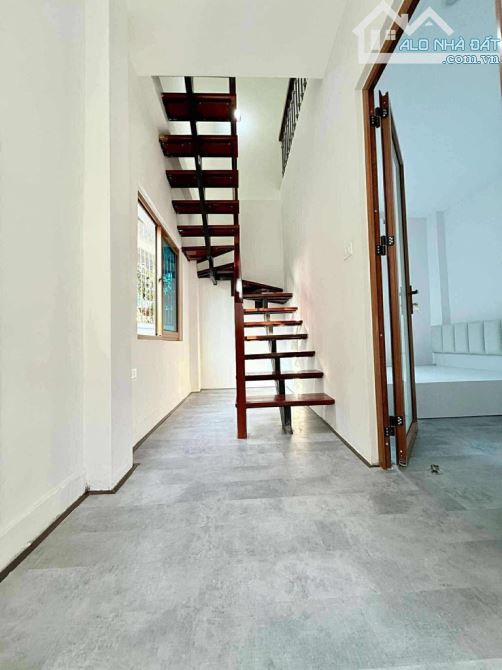 MINH KHAI,HAI BÀ TRƯNG_Lô GÓC_NGÕ NÔNG_FULL NỘI THẤT. GIÁ 5 TỶ NHỈNH  i
