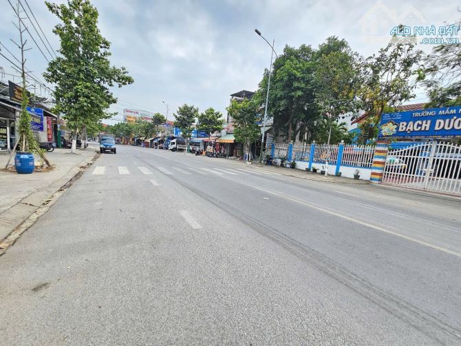 Đất mặt Tiền Đường Nguyễn Thị Minh Khai, p Tân Bình , Tp Dĩ An