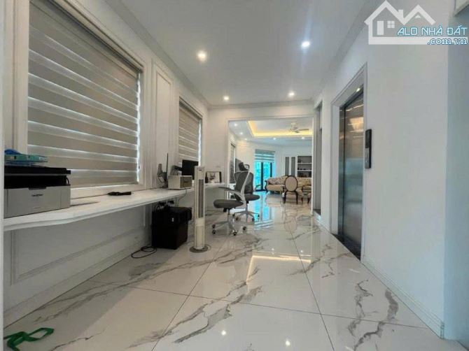 Bán Nhà Cổ Linh, Long Biên, Hà Nội, 6 tầng, Thang máy, đối diện Aeon Mall, giá hơn 9 tỷ.