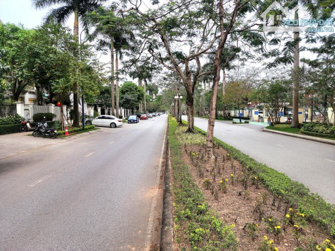 Biệt thự Ciputra, vỉa hè, ô tô tránh dừng đỗ, mặt tiền 9m, chủ thiện chí, mềm 85 tỷ