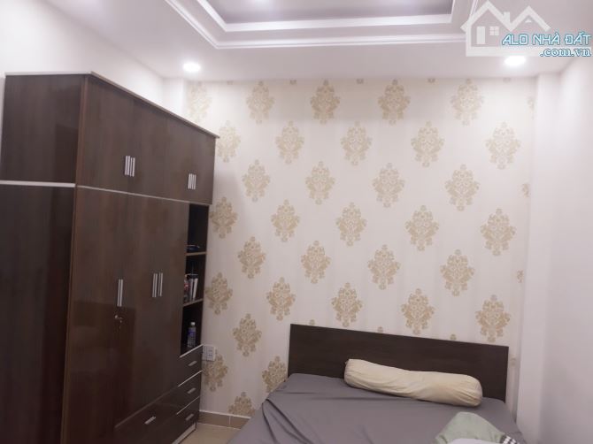 BÁN NHÀ 4 TÂNG, ĐẶNG VĂN BI, TRƯỜNG THỌ. Ô TÔ ĐỖ CỬA. CHỈ 7,5T.
