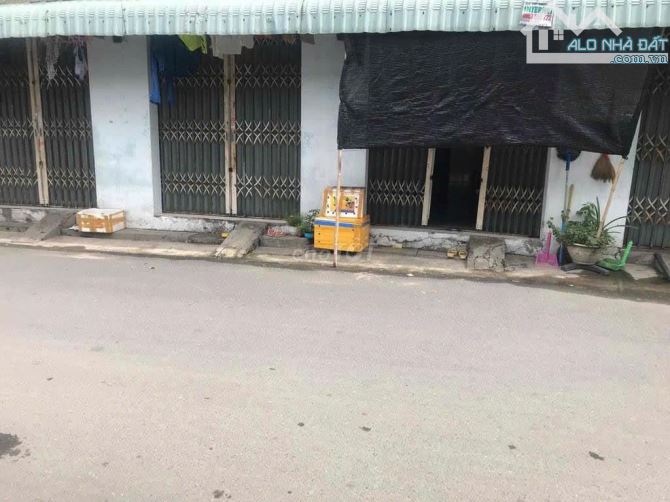 Cần Tiền Bán Gấp Dãy Trọ 6 Ki-ốt Lô Góc 2 Mặt Tiền Đường 743A – Đang Kín Phòng Thu 10tr