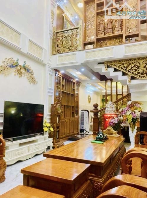 Ngộp bán, bán gấp nhà khu Vip Tên Lửa, 96m2, ngang 4.6m, 4 tầng, giá chỉ hơn 8tỷ