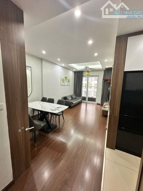 hiếm. cho thuê căn hộ 90 nguyễn tuân, 72m2, 2 phòng ngủ 2wc full đồ 13,5tr/tháng