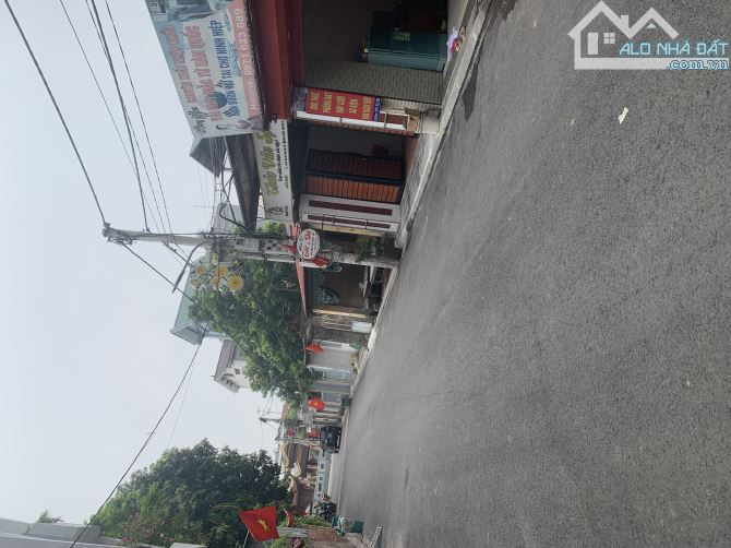 nhà 4 tầng dân xây chắc chắn,đường 3 ô tô tránh, kinh doanh mọi mặt hàng