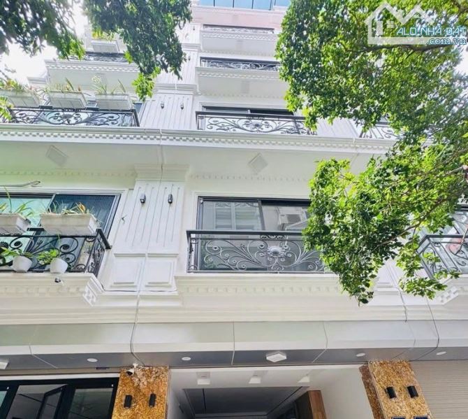 P.LÔ HOÀNG QUỐC VIỆT: 6TẦNG THANG MÁY NHẬP - K.DOANH - ÔTÔ 7 CHỖ VÀO NHÀ - KHU CÁN BỘ Ở SƯ