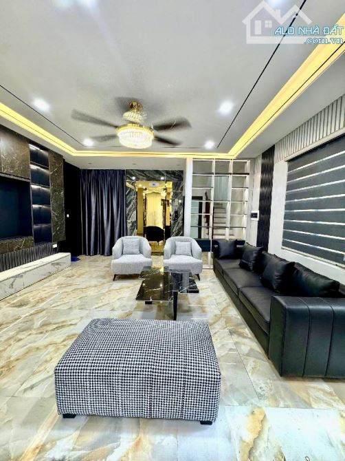 Bán Nhà Gia Thuỵ 50m2-6 tầng-mt 5m-hơn 10 tỷ-FULL NỘI THẤT- FULL CÔNG NĂNG- 6 TẦNG THANG