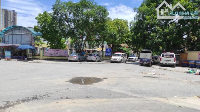 Bán Nhà khu đô thị mới Hạ Đình căn góc 8 tầng thang máy 2 mặt đường ô tô tránh vỉ hè rộng