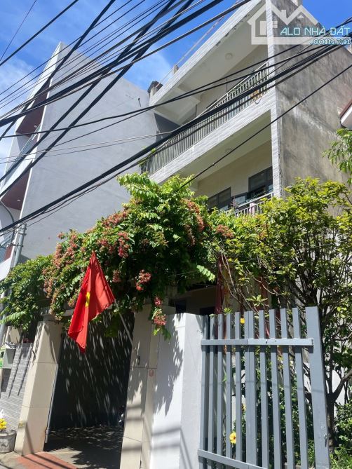 Chính chủ bán lô đất.lương thế Vinh sát phạm cự lượng.biển mỹ khuê sơn trà TP ĐÀ NẴNG