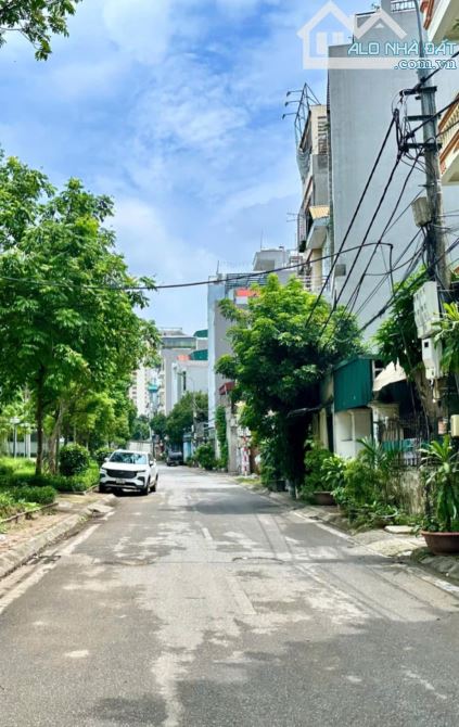 Chính chủ bán Lô đất Long Biên gần cầu Vĩnh Tuy 100m2, Mặt tiền 5,8m - 11,9 Tỷ.