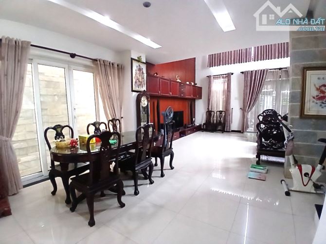 Biệt Thự 4 Tầng Mặt Tiền Kinh Doanh 224m2_10x22.4m Hiệp Phú Thủ Đức Đẳng Cấp Thượng Lưu.