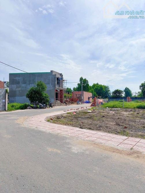 Đất ngộp - lô 2MT siêu đẹp DT 127m2 ngay chợ Đại Phước giá bao sổ 2,2tỷ-ra Phà Cát Lái 3km