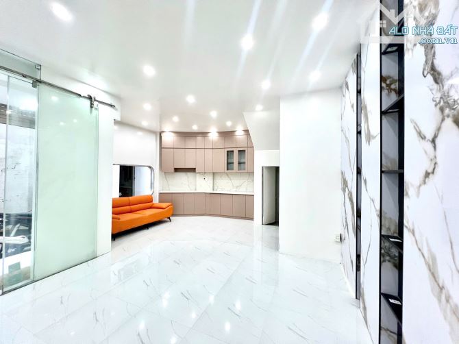 Bán nhà 5 tầng Lương khánh thiện giá chưa tới 3 tỷ