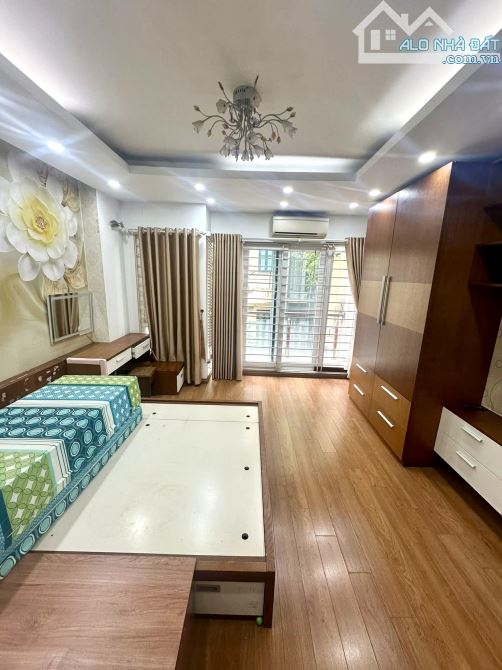 PHÂN LÔ ĐỖ QUANG CẦU GIẤY - NHÀ 5 TẦNG Ô TÔ TRÁNH VỈA HÈ - KHU VIP HIẾM NHÀ BÁN - SỔ VUÔNG