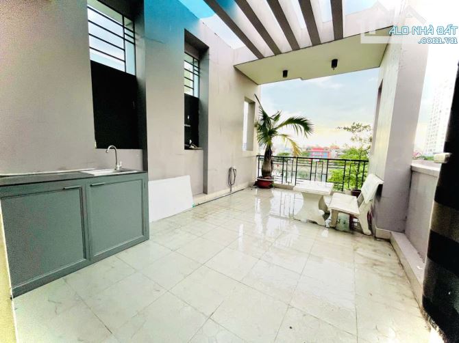 Cho thuê căn hộ Duplex (gác) Q4, đường Tôn Thất Thuyết, gần ĐH Luật, ĐH Nguyễn Tất Thành