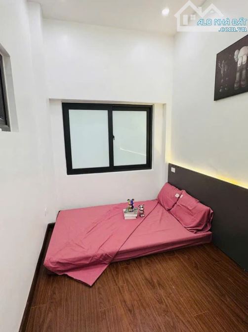 Nhà đẹp 4 tầng, sổ riêng chỉ 2.8 tỷ, Phố Kim Hoa, Lô Góc, gần phố