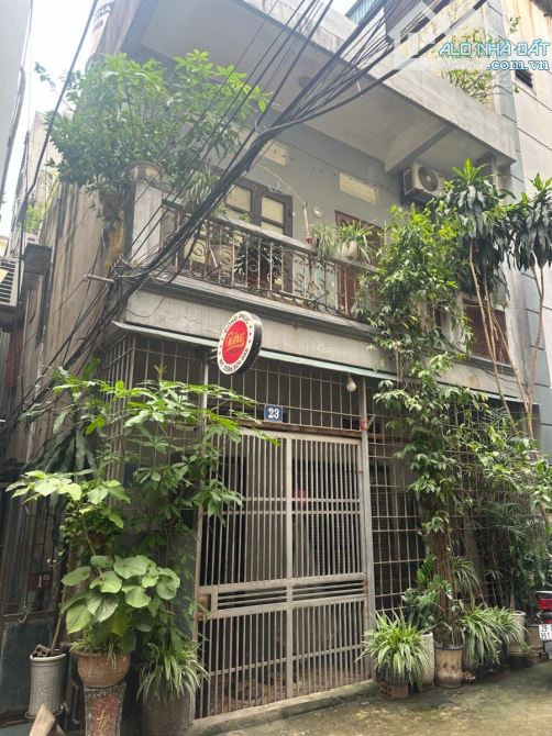 Bán nhà Nguyễn Trãi khu phân lô cán bộ ô tô đỗ cửa ô tô vào nhà căn góc 2 mặt thoáng  DT 4