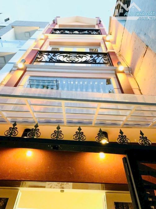 HÀNG HIẾM BÁN NHÀ Q4 CHDV 5 TẤM NGAY CHỢ XÓM CHIẾU GIÁ 4TỈ NHĨNH KHU DÂN CƯ GIÁP Q1