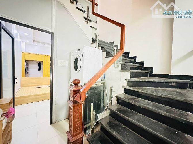 MỄ TRÌ HẠ - ÔTÔ - Ở & GIỮ TIỀN - FULL ĐỒ - 41M² - 5 TẦNG - 8.6 TỶ (9TL6988)