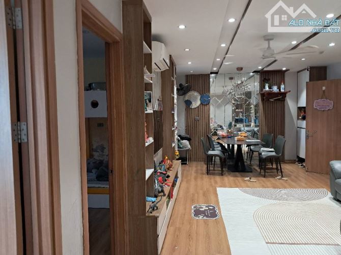 INTRACOM 1 TRUNG VĂN: TẦNG CAO - BAN CÔNG - 120M² - 3PN - 6.6 TỶ (9TL6970)