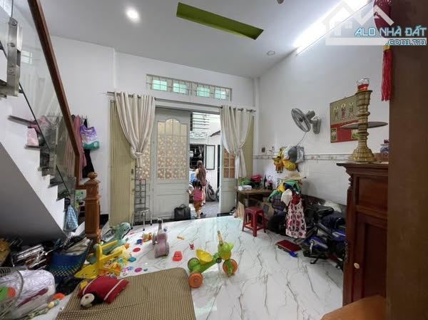Ngay Đại Học Văn Lang Cạnh Chợ Gò Vấp
