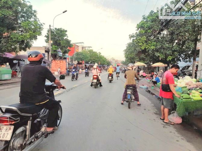 Hàng ngộp, nhà cấp 4 mới xây có 118m2 đất thổ cư đường ô tô chỉ 1.38 tỷ